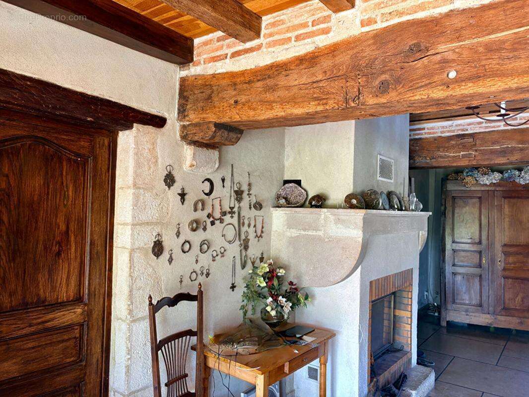 EXCLUSIVITE : Très belle ferme rénovée à Saint Rémy (01) - photo 4