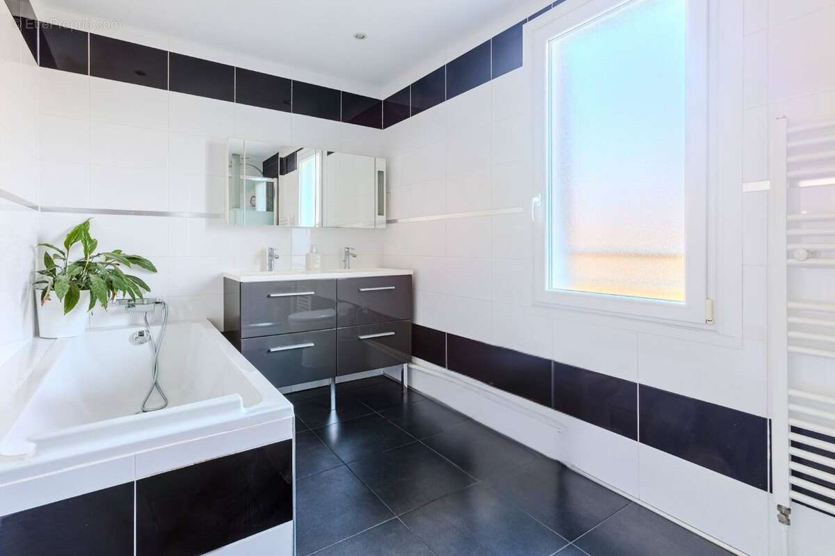 Maison à CASTELGINEST