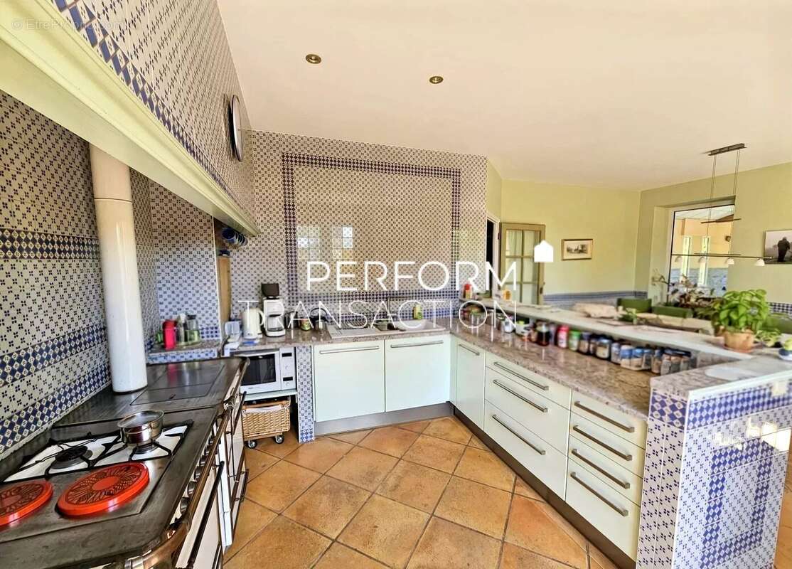 Propriété d'architecte 250m² avec piscine - photo 7