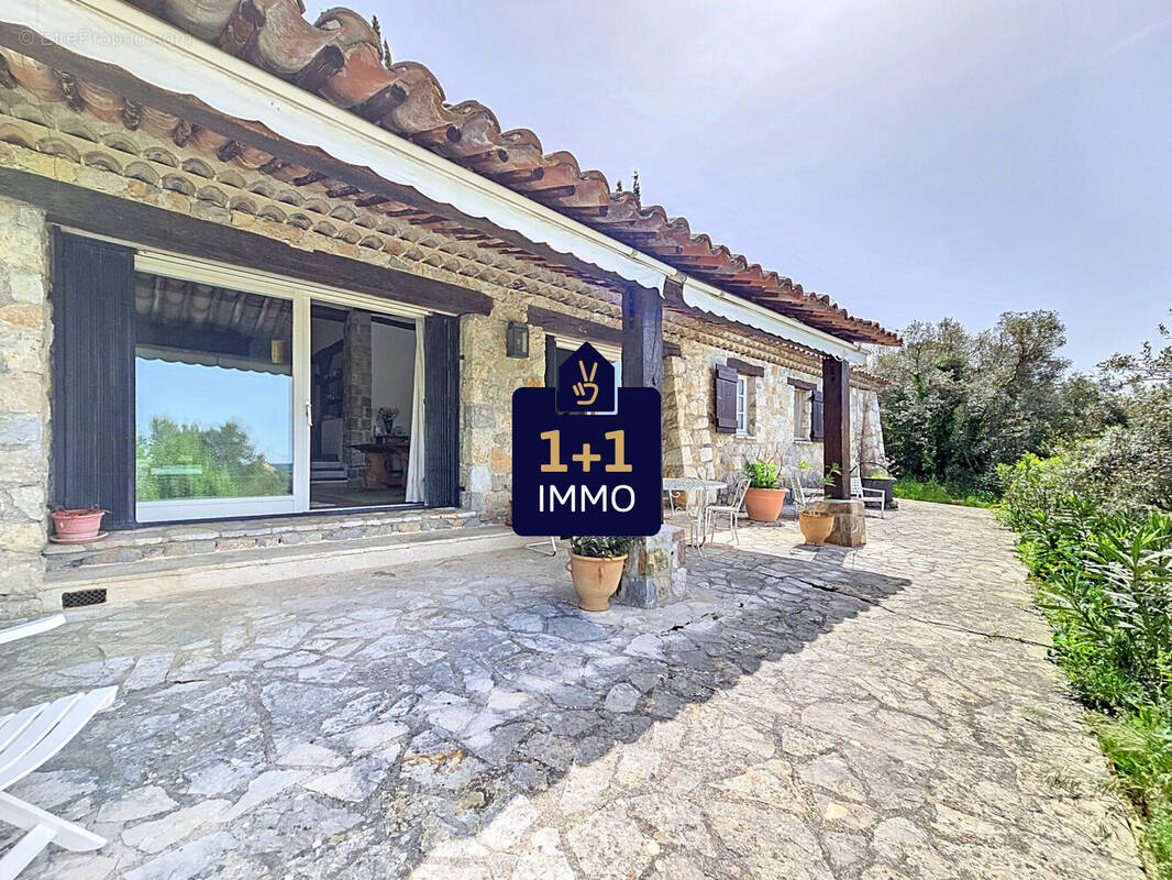 Maison à TOURRETTES