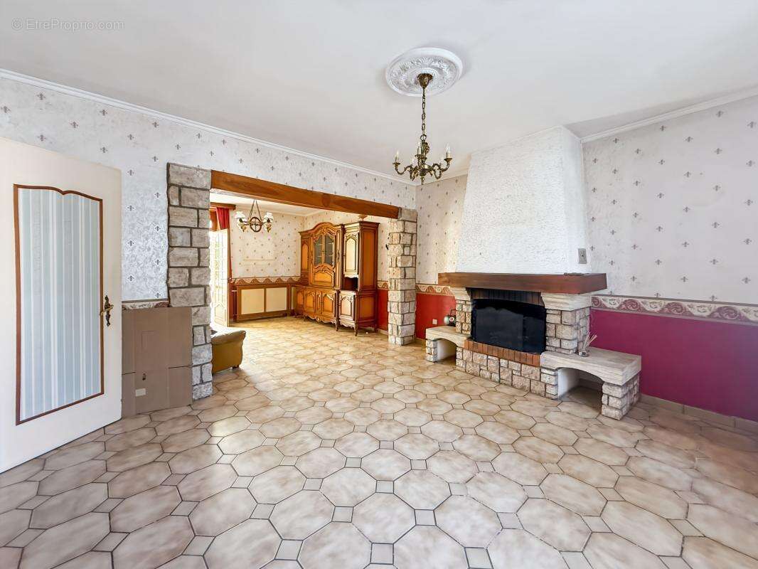 Maison À Vendre Secteur Witry les Reims, 157m2, Garages, Caves et Jardin sans Vis à vis - photo 4