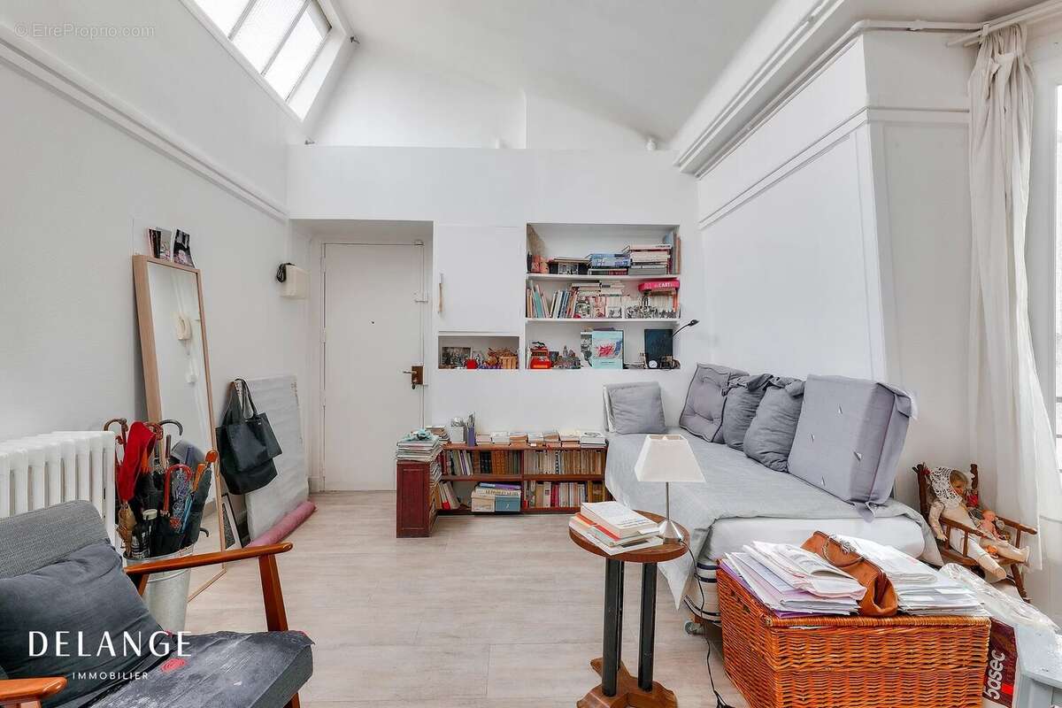 Appartement à PARIS-14E