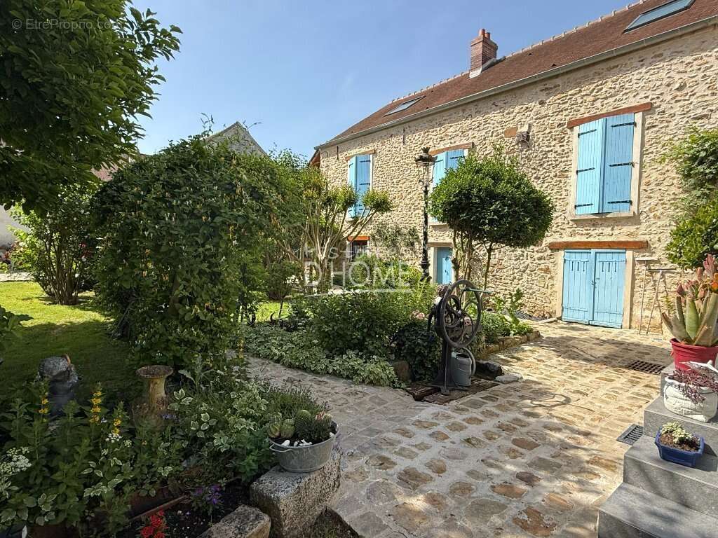 Maison à BERNAY-VILBERT