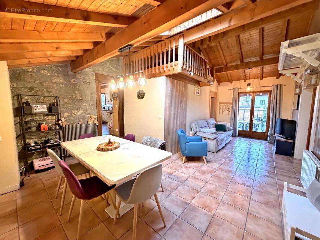 Charmante maison de Type 4 avec terrain dans le hameau de Ch - photo 7