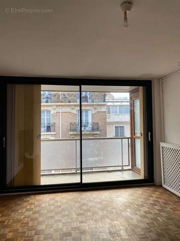 Appartement à LA GARENNE-COLOMBES