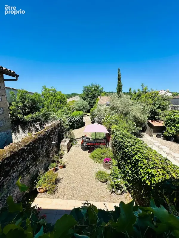 Elégante résidence de caractère du 18ème siècle avec cour et jardin - photo 3