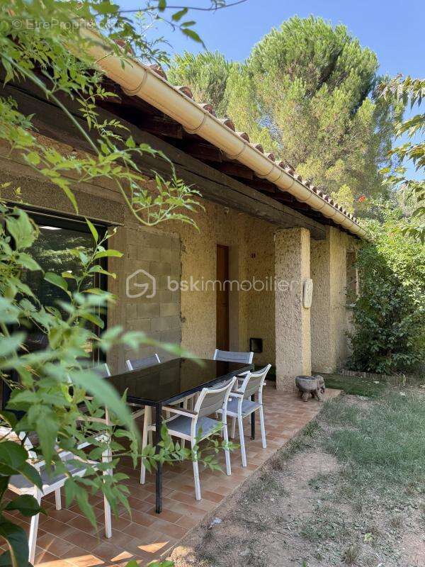 Maison à LA ROQUE-SUR-CEZE