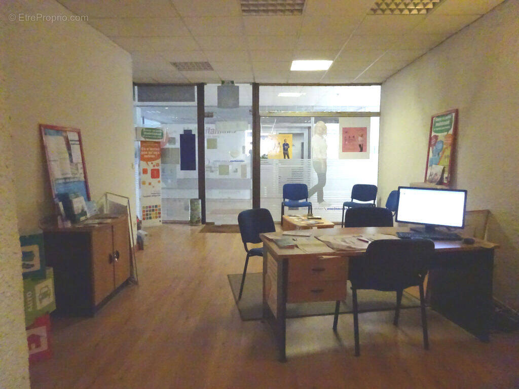 bureau - Commerce à CAHORS