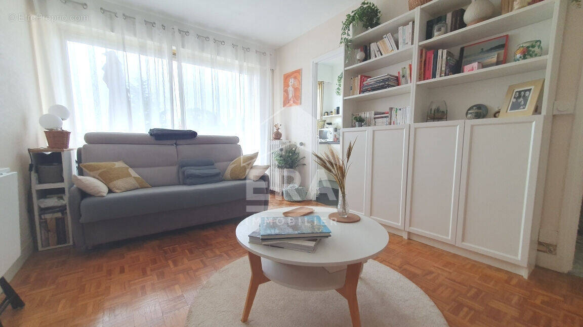 Appartement à SAINT-MAUR-DES-FOSSES