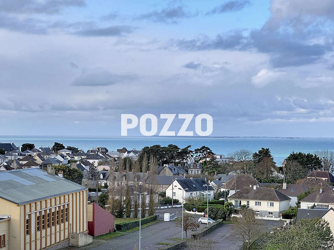 Appartement à DONVILLE-LES-BAINS
