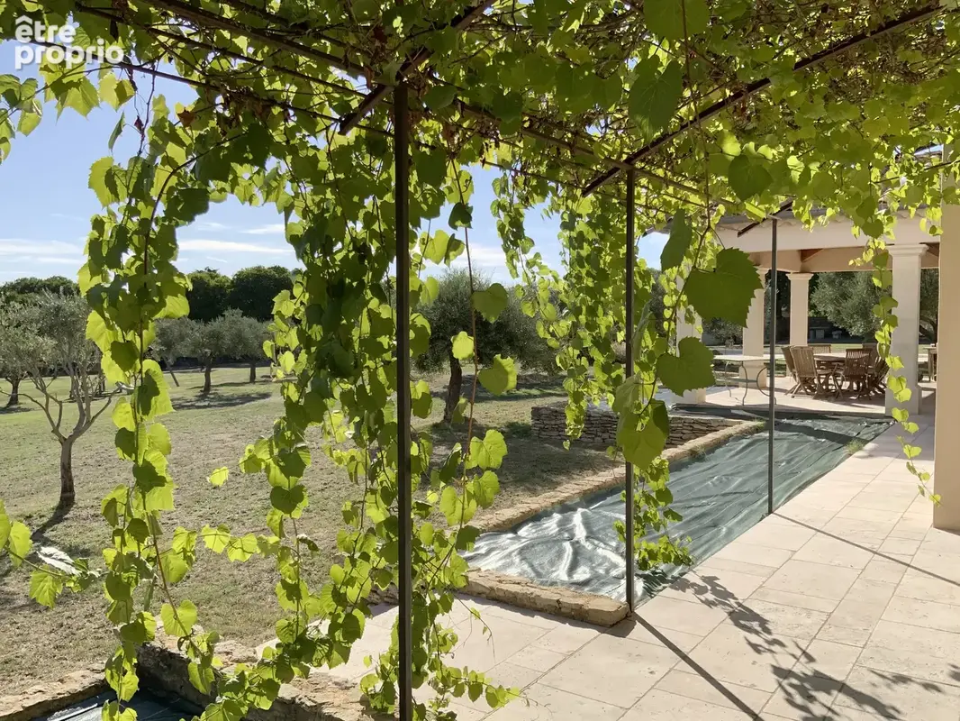 Propriété située à Uzès dans un secteur résidentiel. - photo 13