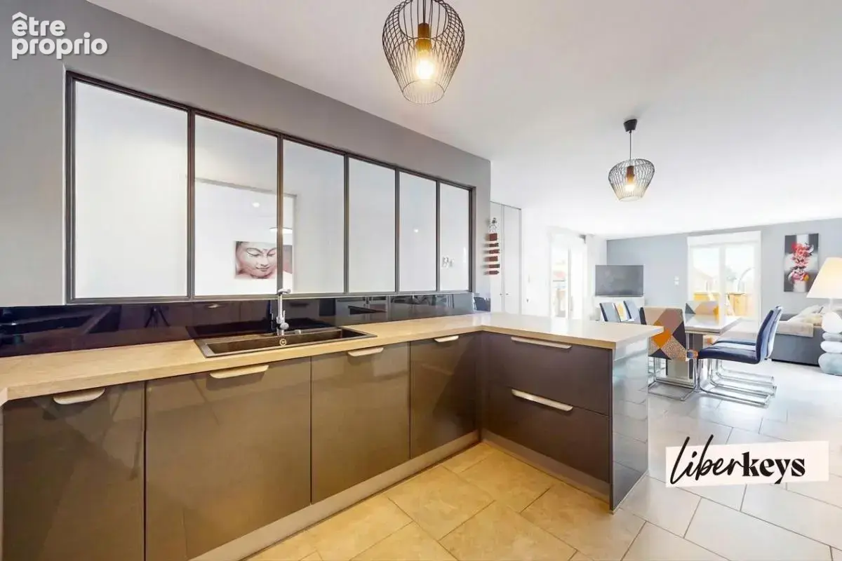 Maison contemporaine de plain-pied avec piscine chauffée — Cadre zen & DPE A - photo 5