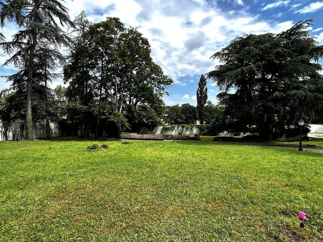 Terrain à 38200-VIENNE