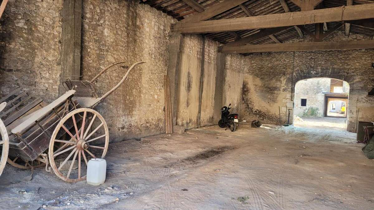 Appartement à LUNEL-VIEL