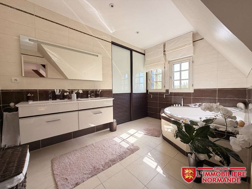 Maison à AUTHEUIL-AUTHOUILLET