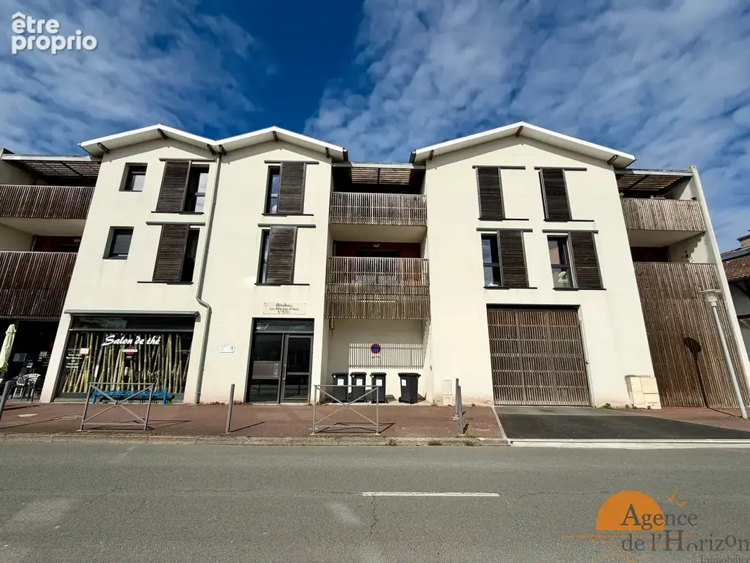 Ares hyper centre - bel appartement t2 avec terrasse - photo 1