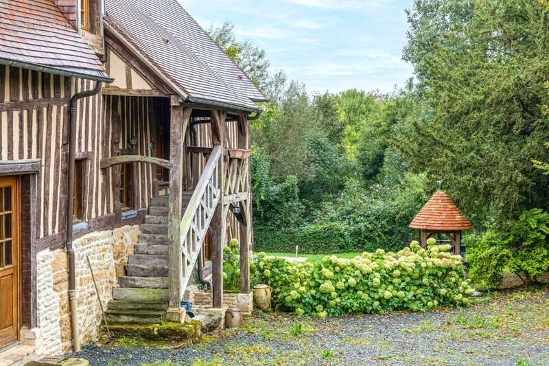 Maison à PONT-L&#039;EVEQUE