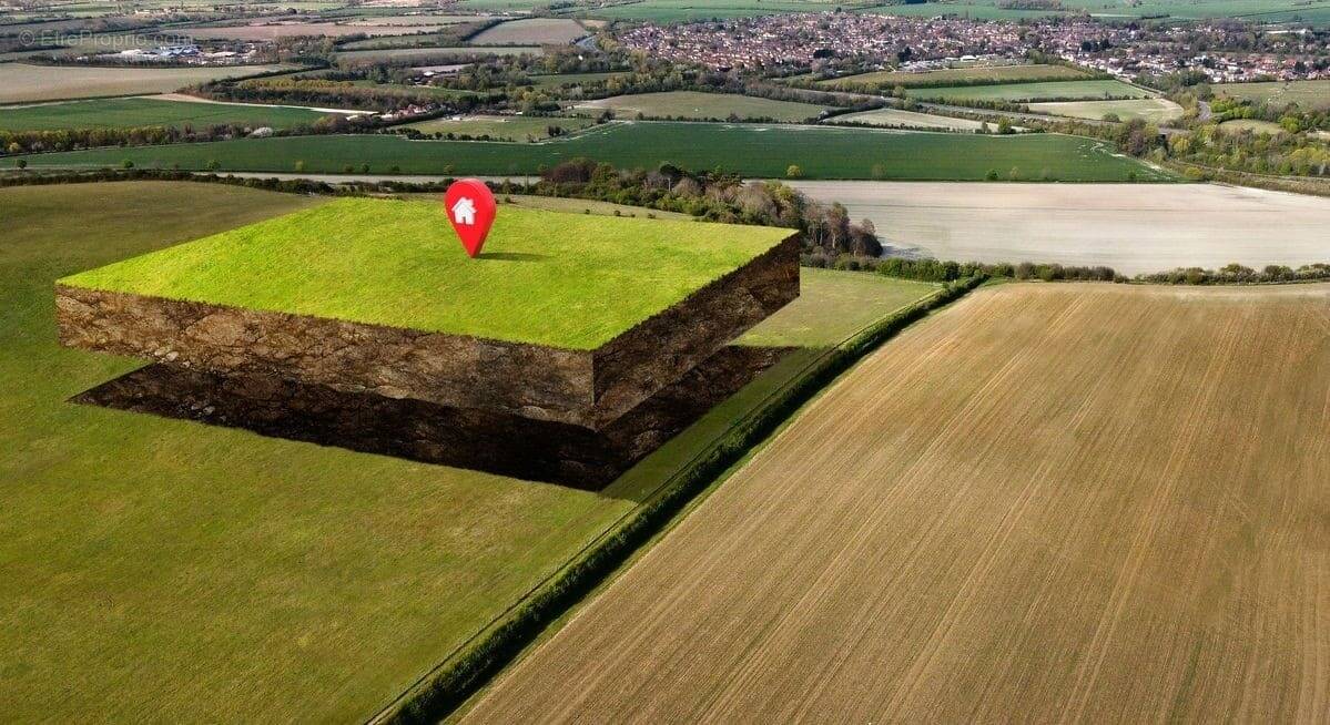 Terrain à LA CHAIZE-LE-VICOMTE