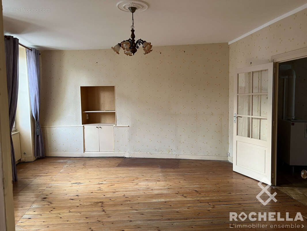 Maison 86 m² à Saint-Jean-D'angely  - photo 5