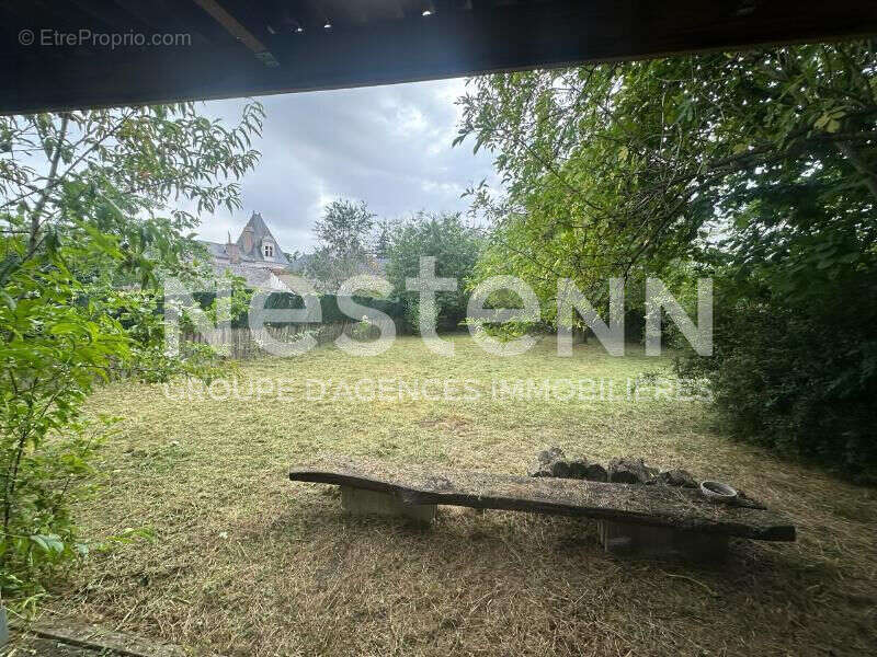Maison à vendre à Cheverny - 2 chambres, terrain de 392 m², dépendances, centre-bourg - photo 6