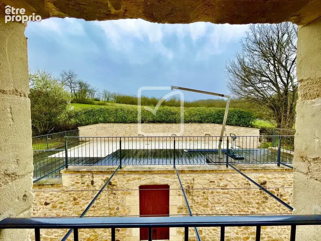  Exclusif ! Le goût du parfait à 40mn de Sarlat. Propriété avec sa demeure dotée de 5 vastes chambres et 3 dép - photo 8