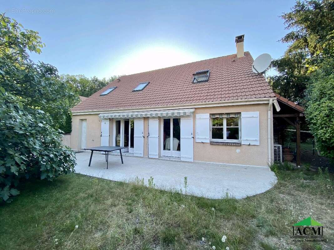 Maison à MERY-SUR-OISE