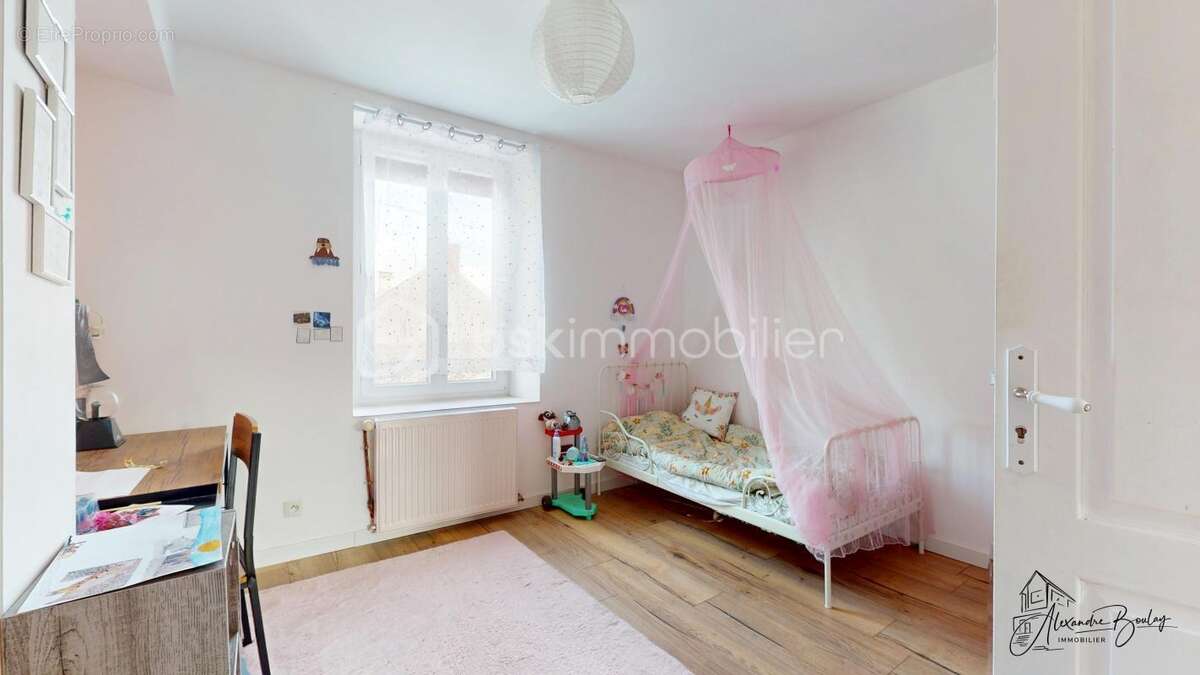 Maison à BAZOCHES-LES-GALLERANDES