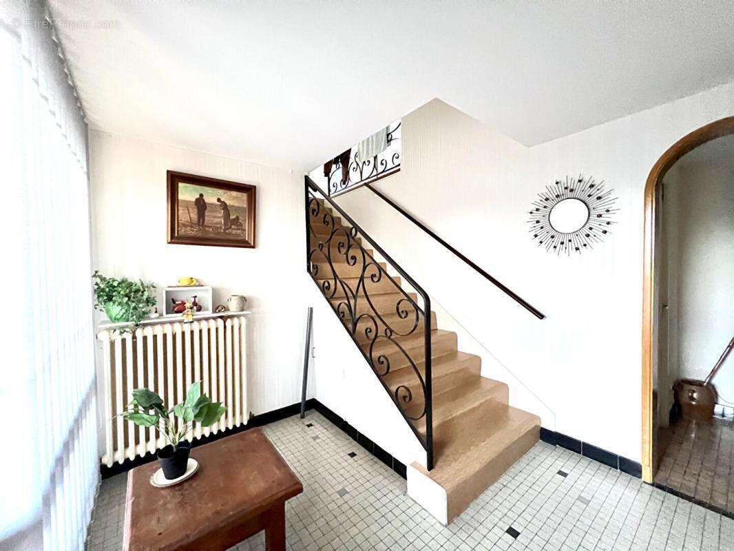 Maison avec jardin, garage et terrain constructible - photo 22