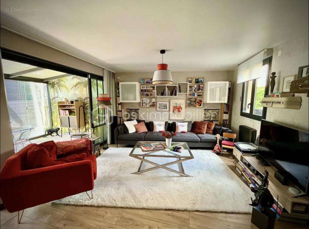 Maison familiale contemporaine de 154 m2 avec espace locatif indépendant loué 835€ par mois - quartier Strasbourg - photo 4