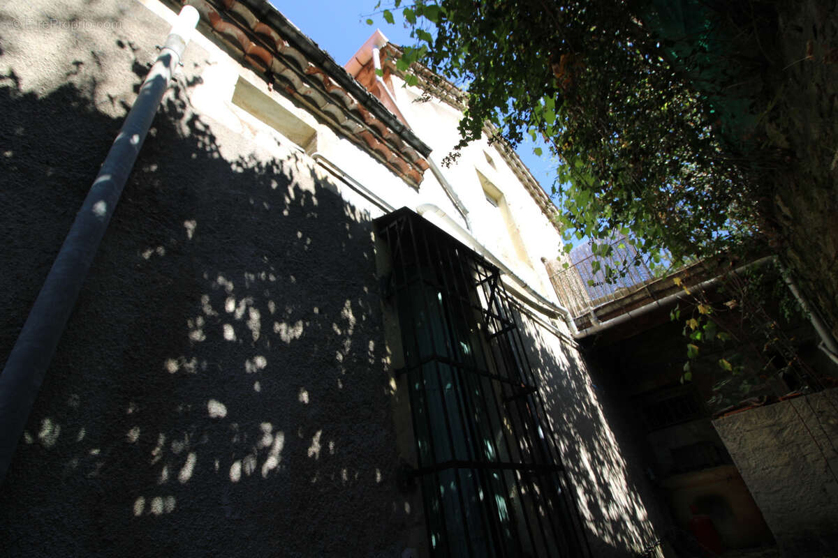 Appartement à SAINT-PAUL-LE-JEUNE