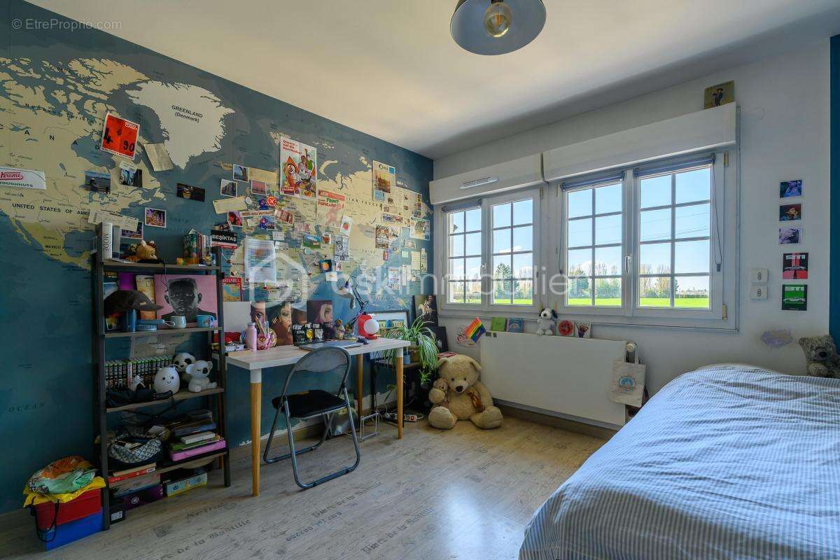 Maison à VILLENEUVE-LE-COMTE