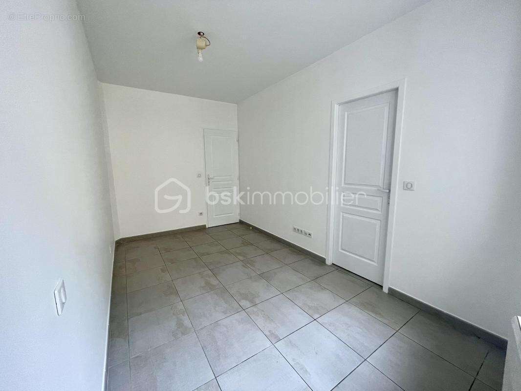Appartement T2 rénové - Centre ville de Frontignan - photo 4