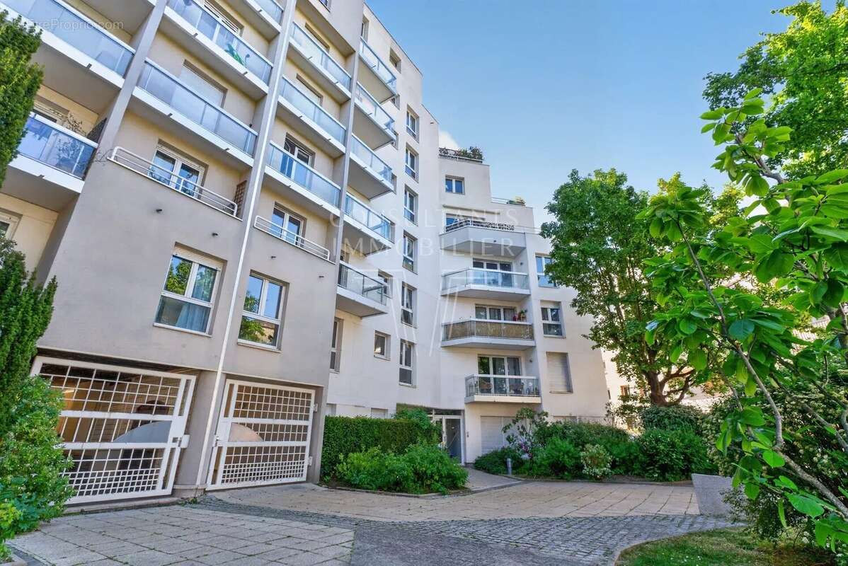 Appartement à LEVALLOIS-PERRET