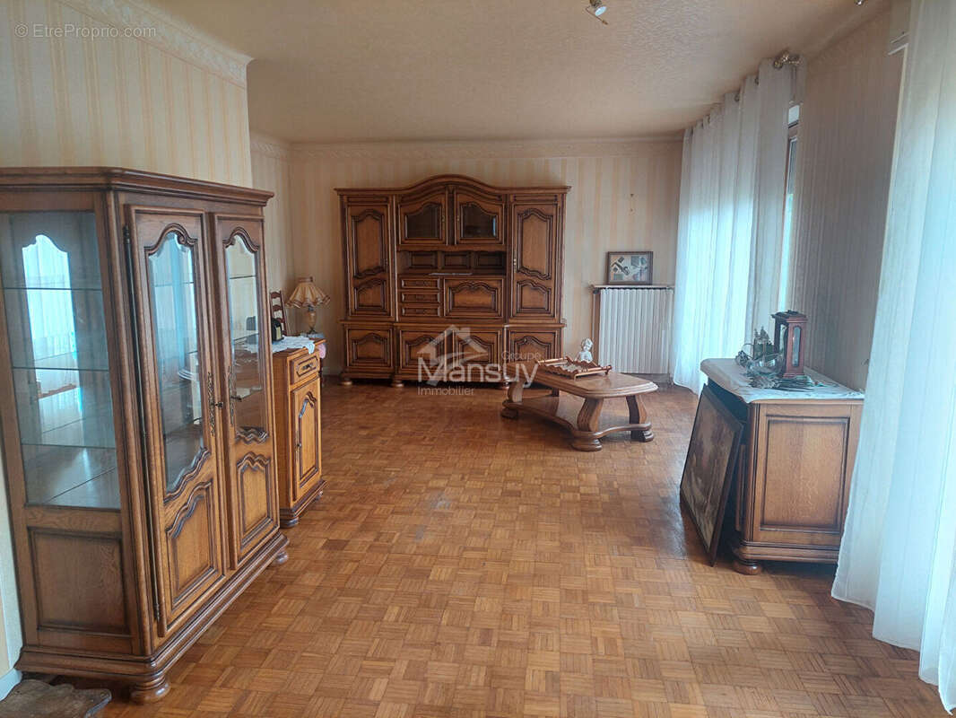 Maison à ETAIN