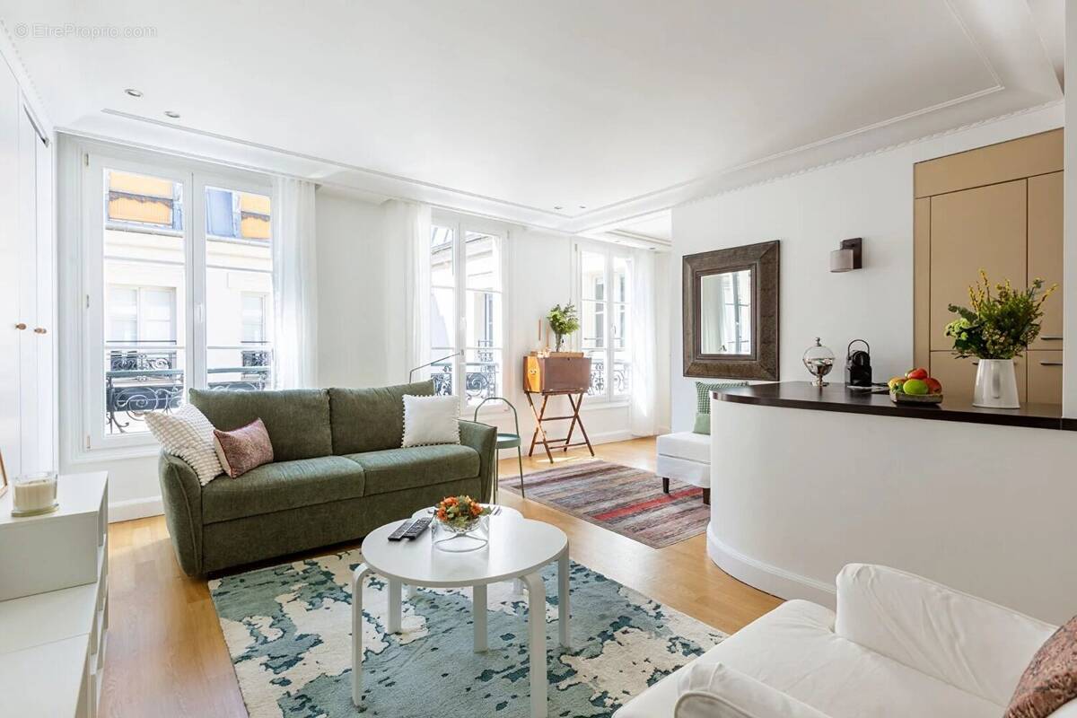 Appartement à PARIS-3E