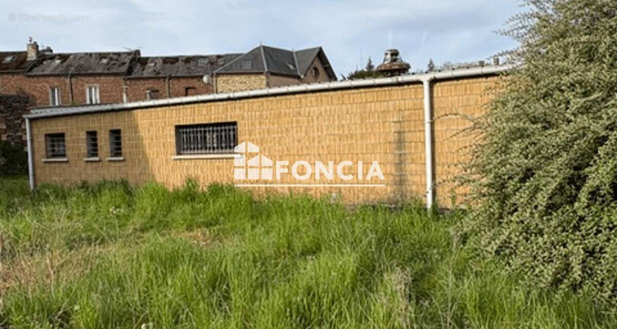 Revin - local commercialle de 110m2 avec fort potentiel - photo 3