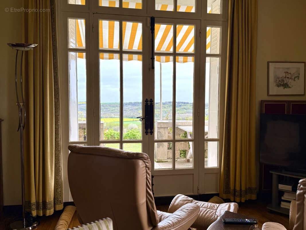 Maison à CHAMOUILLE