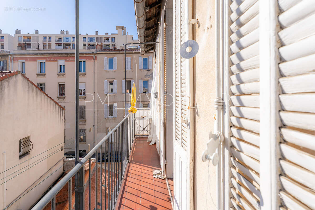 Appartement à MARSEILLE-5E