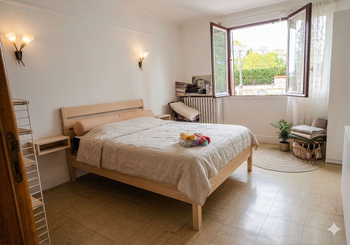 Maison familiale avec sous-sol total et combles aménageables   Terrain arboré de 760 m2   Vieux Pontault Comba - photo 10