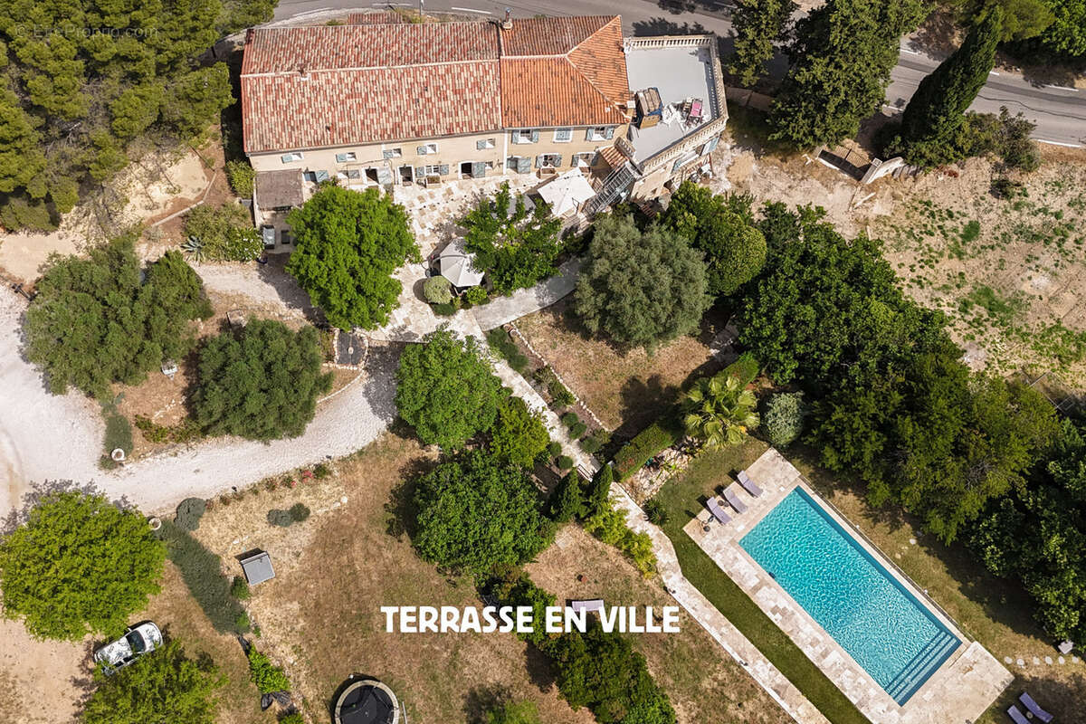 Appartement à EVENOS