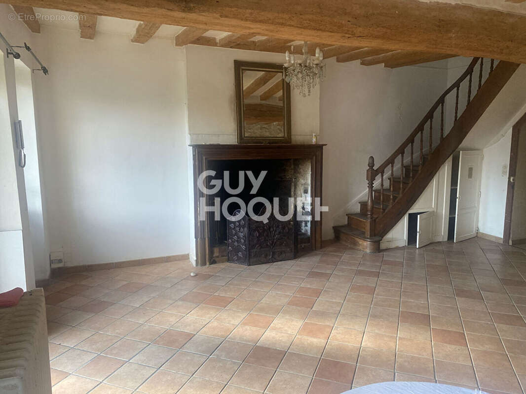 Maison à SAINT-BRIS-LE-VINEUX