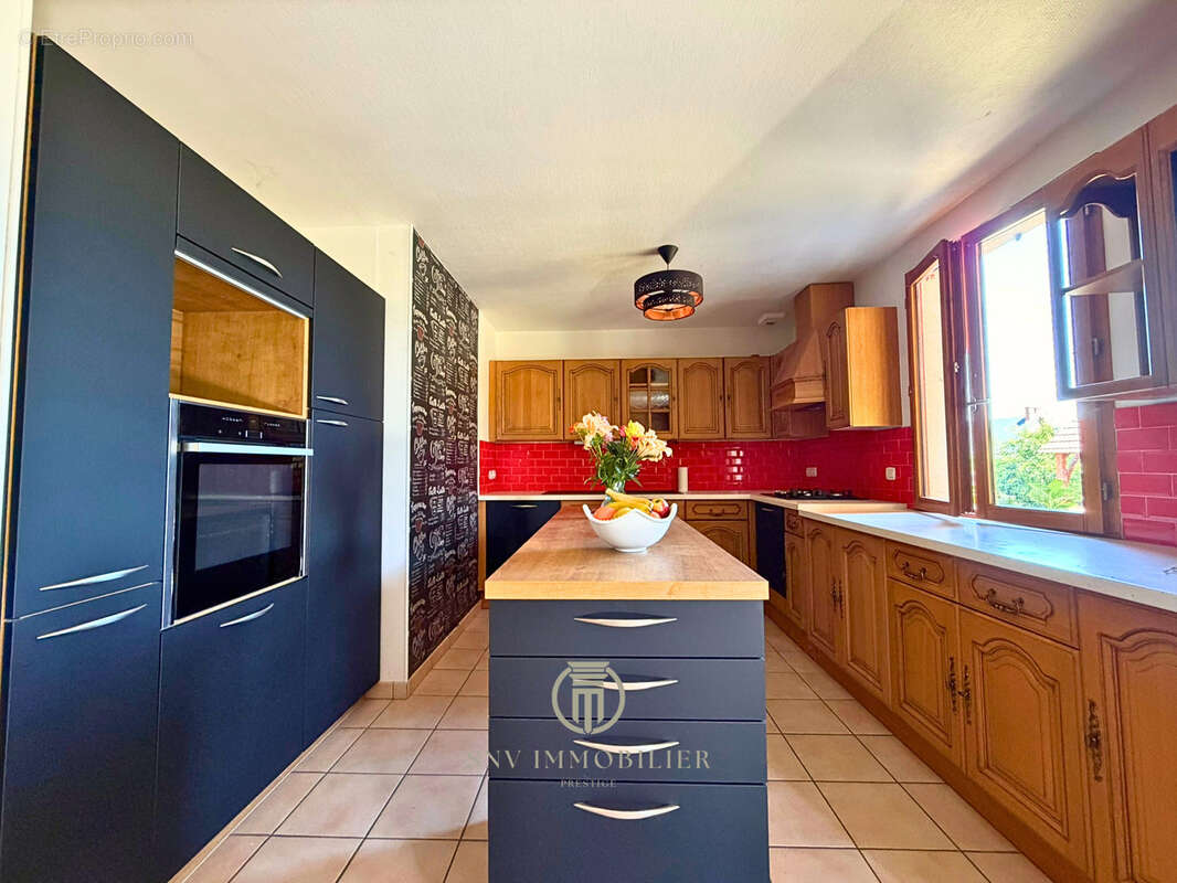 Maison de plain-pied avec jardin arboré   105 m2   4 chambres - photo 2