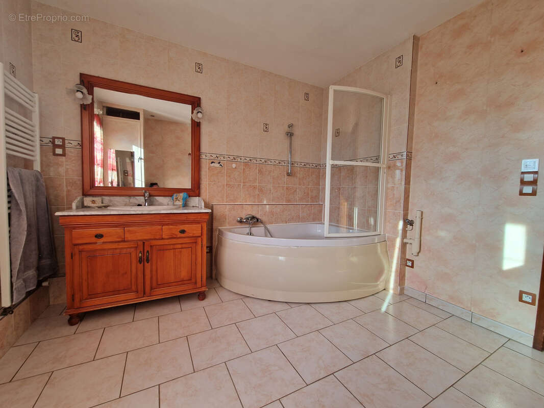 Maison 3 chambres - piscine proximité AUTUN - photo 12