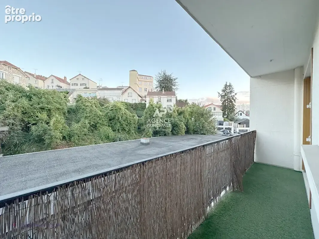 CHAVILLE - Beau 3/4 pièces traversant avec balcon. - photo 8
