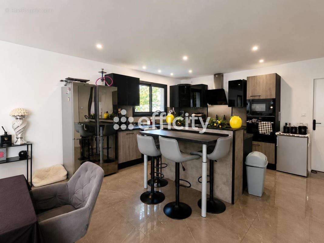 Maison 107 m² à Beruges  - photo 4