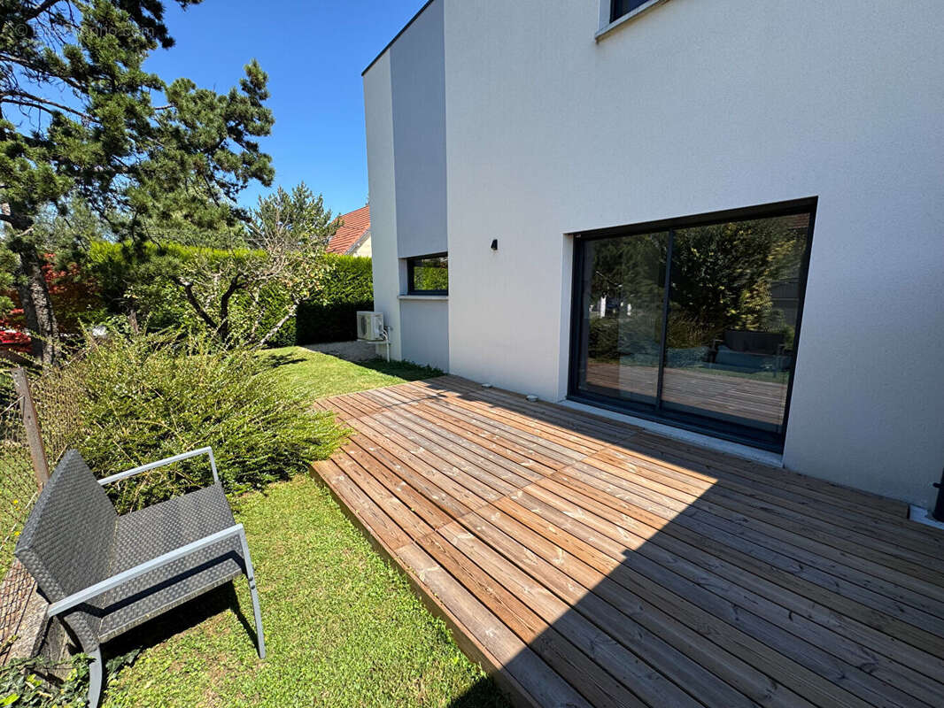 Maison à VILLE-LA-GRAND