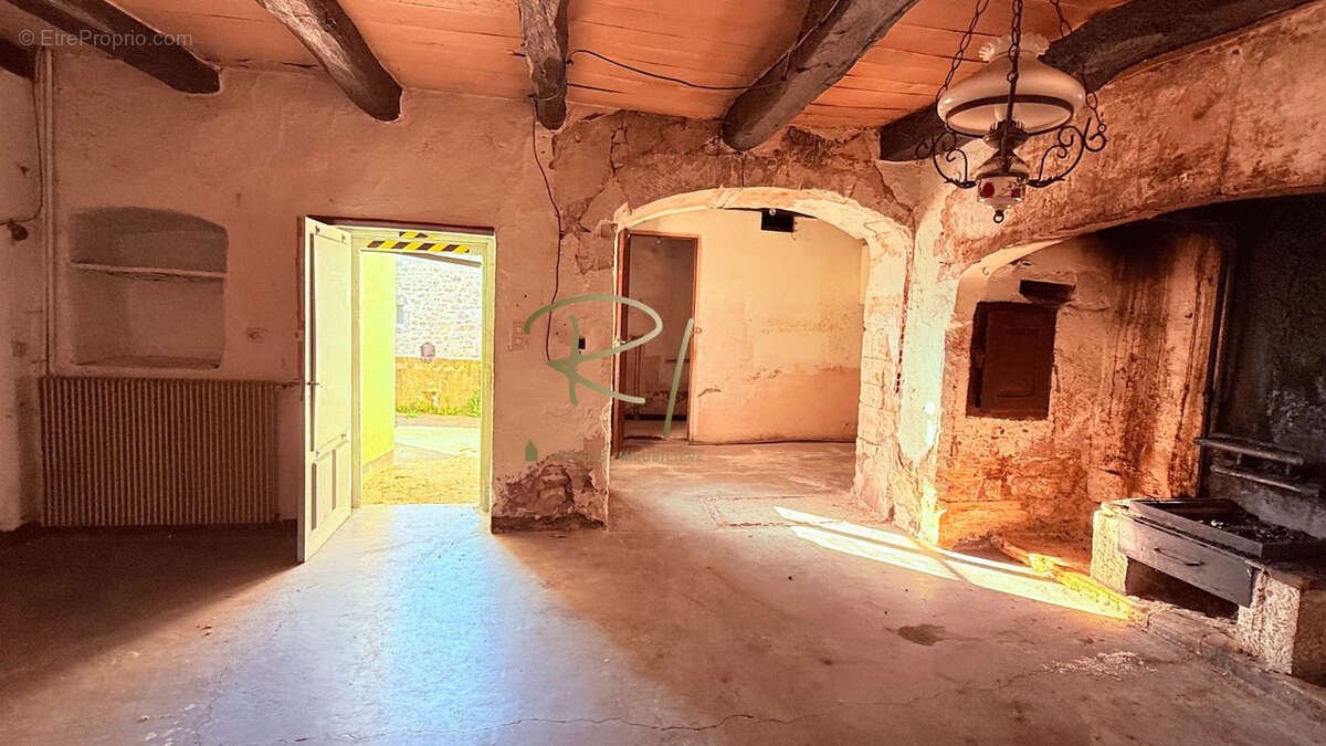 Maison à ORGNAC-L&#039;AVEN