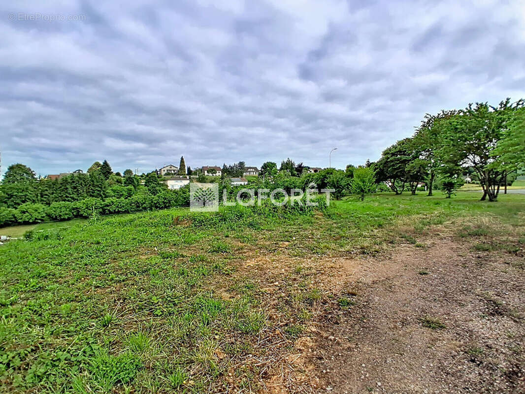 Terrain à JOUDES
