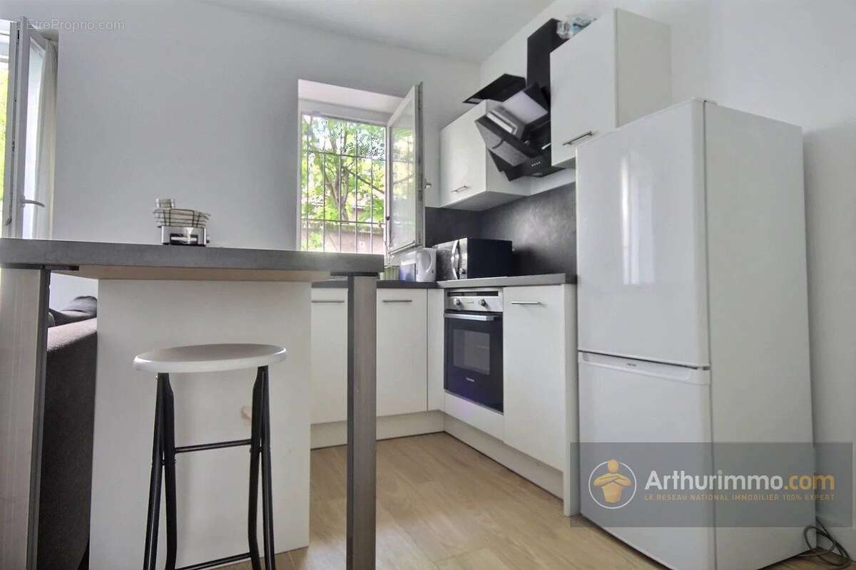 Appartement à CHARENTON-LE-PONT