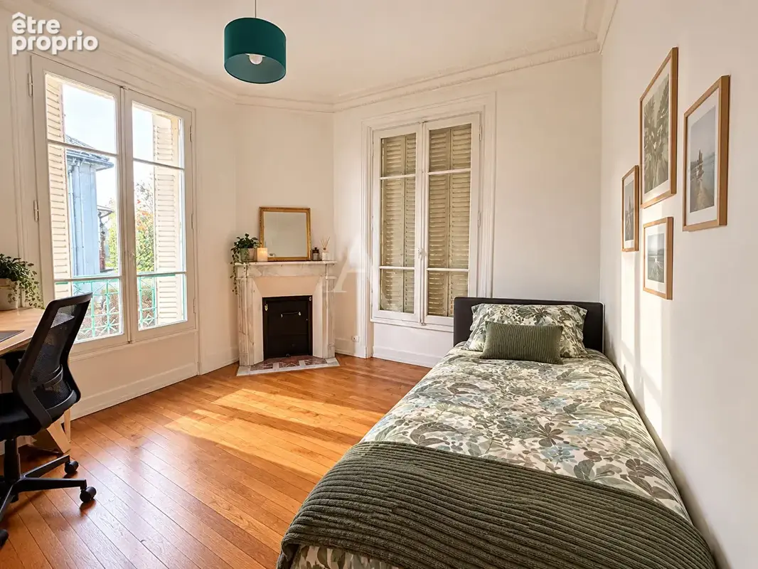 ROSNY-SOUS-BOIS Centre-ville , Maison Bourgeoise de 8 pièces - photo 4